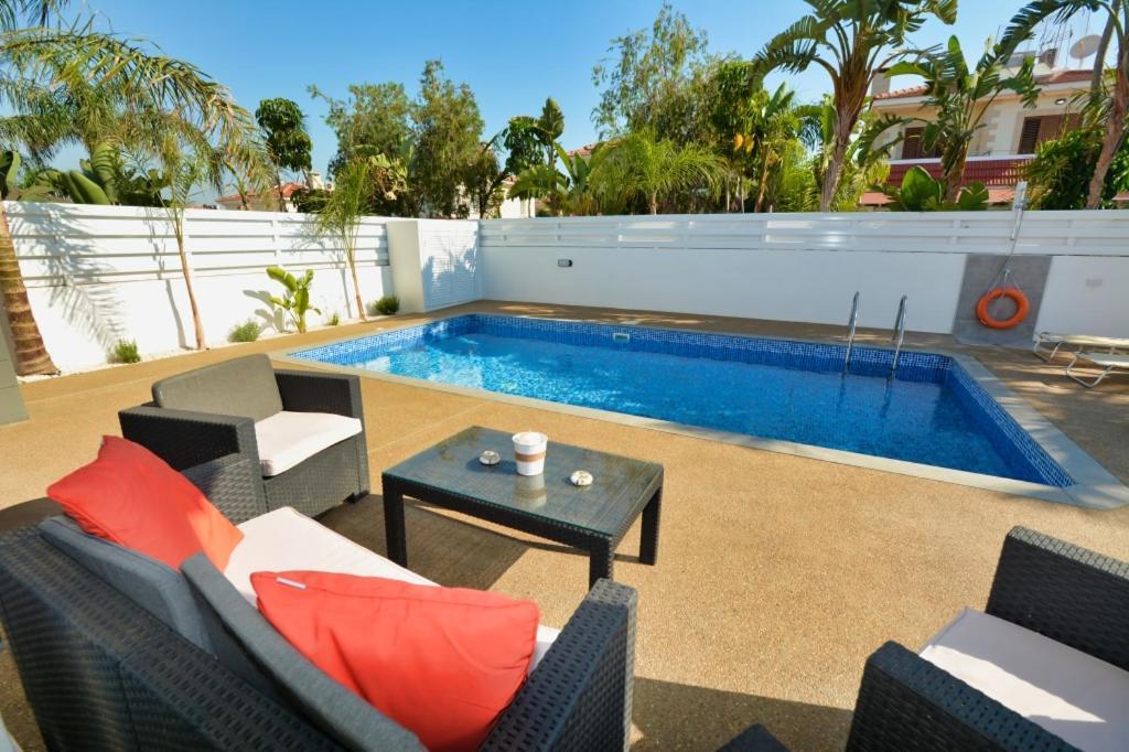 Villa Mario - 2Min Walk From Kapparis Beach Paralimni Zewnętrze zdjęcie