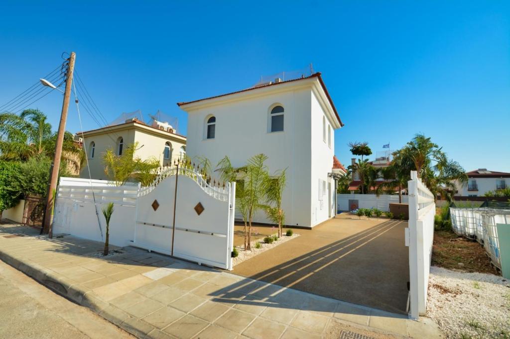 Villa Mario - 2Min Walk From Kapparis Beach Paralimni Zewnętrze zdjęcie
