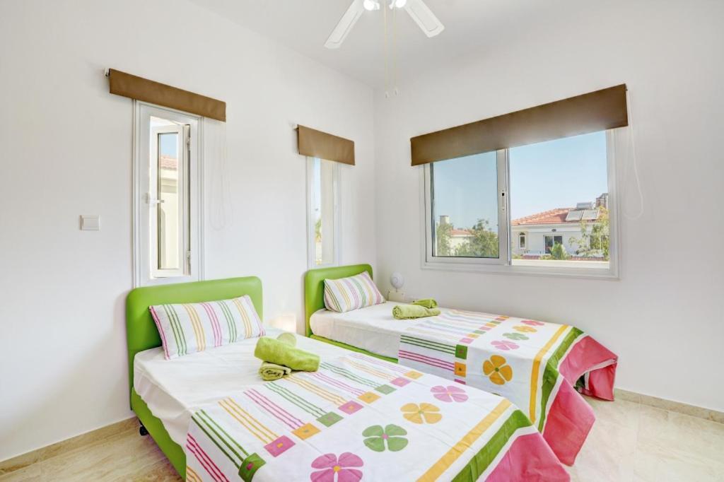 Villa Mario - 2Min Walk From Kapparis Beach Paralimni Zewnętrze zdjęcie