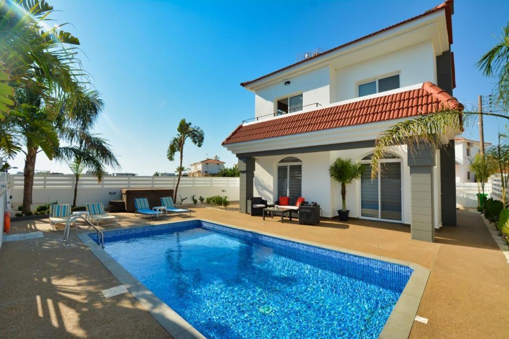 Villa Mario - 2Min Walk From Kapparis Beach Paralimni Zewnętrze zdjęcie